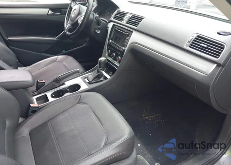 2013 Volkswagen Passat 2.5L Se из США, поврежденный, VIN 1VWBP7A36DC082985